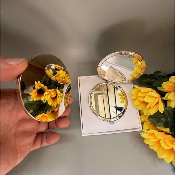 Authentic Dior Compact Mirror (Silver Tone, Patterned, Plaid, Crisscross) - Picture 5 of 10